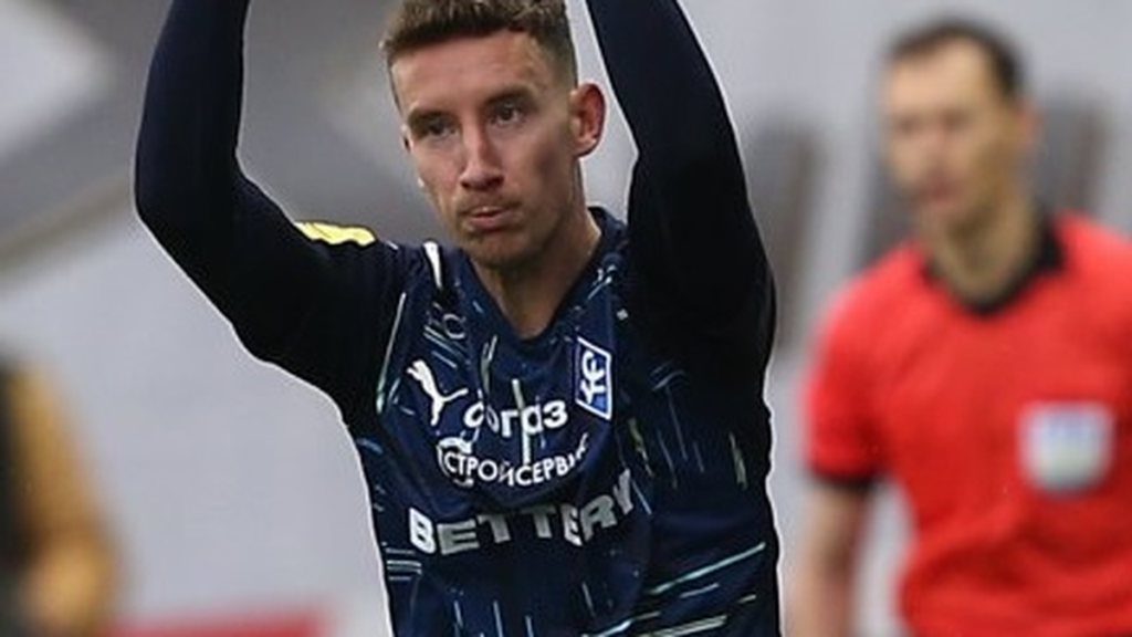 Glenn Bijl. Glenn Bijl ontkent dat hij meetraint bij FC Groningen: "Nul komma nul contacten