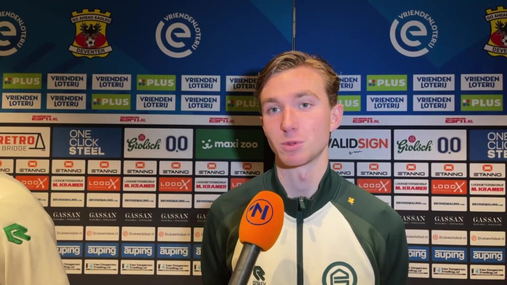 Tygo Land in kleding van FC Groningen tijdens een eerder interview