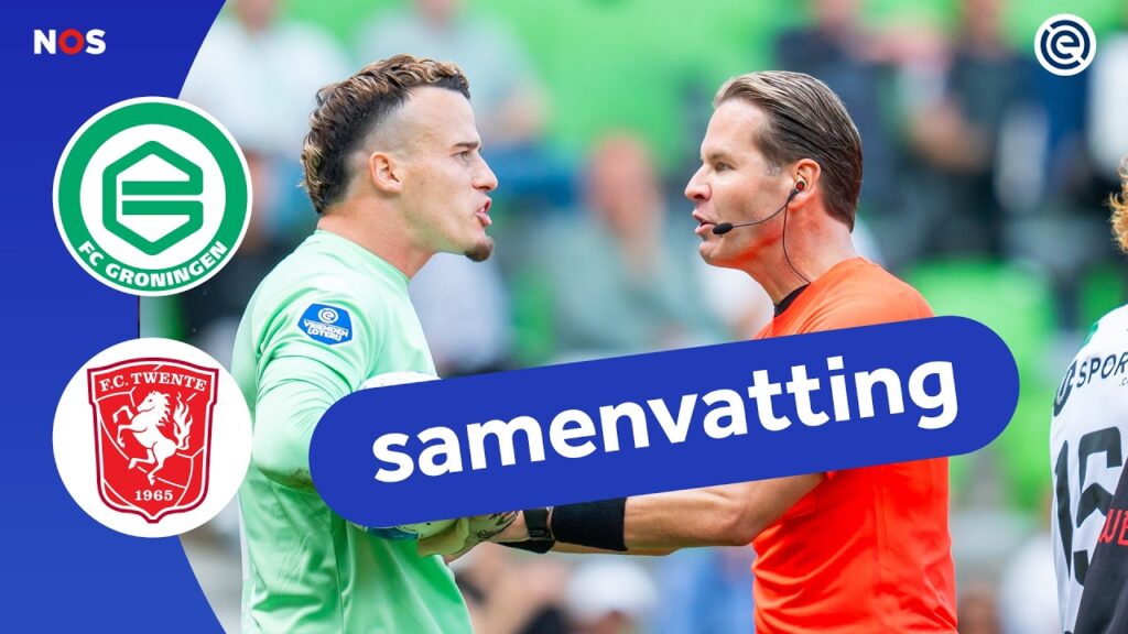 Scheidsrechter wijst naar de doellijn tijdens een eredivisiewedstrijd