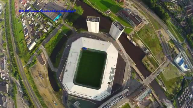 Archiefbeeld van Euroborg vanuit de lucht