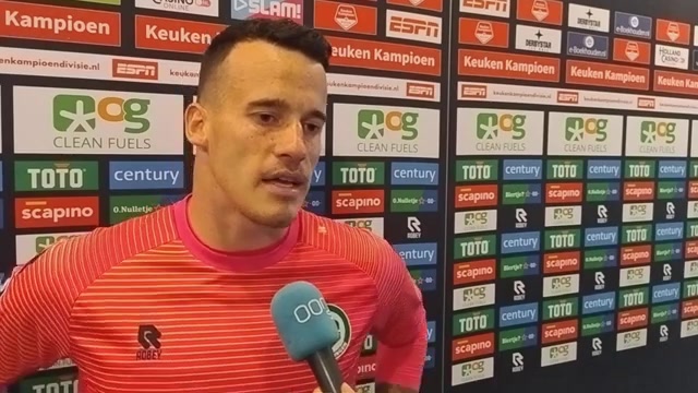Etienne Vaessen tijdens een eerder interview als doelman van FC Groningen; archiefbeeld.
