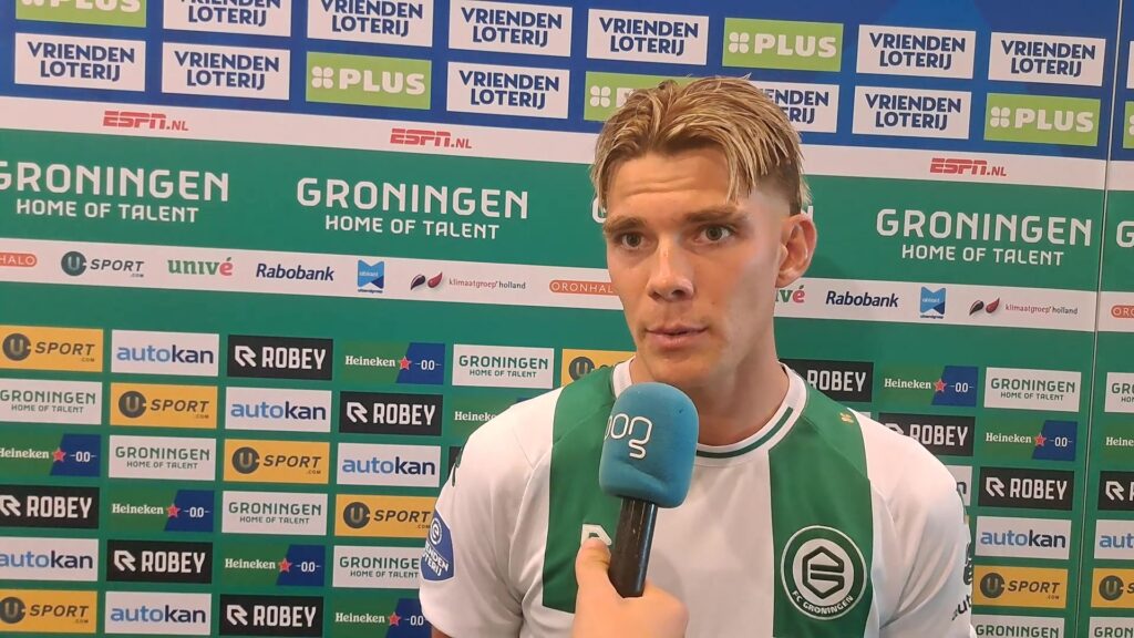 Brynjólfur Willumsson tijdens een interview bij FC Groningen