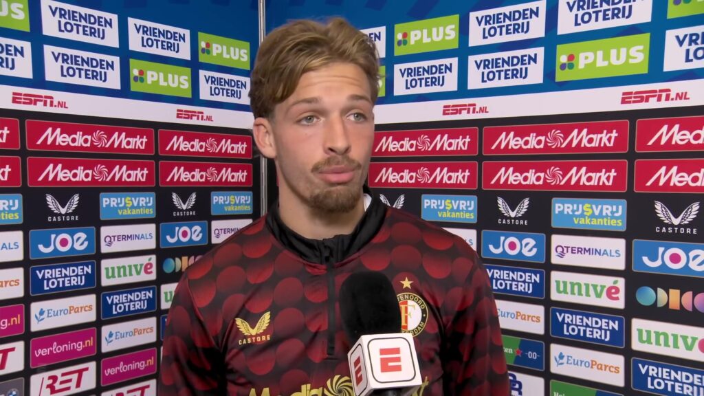 Luciano Valente tijdens een interview na een Feyenoord-wedstrijd