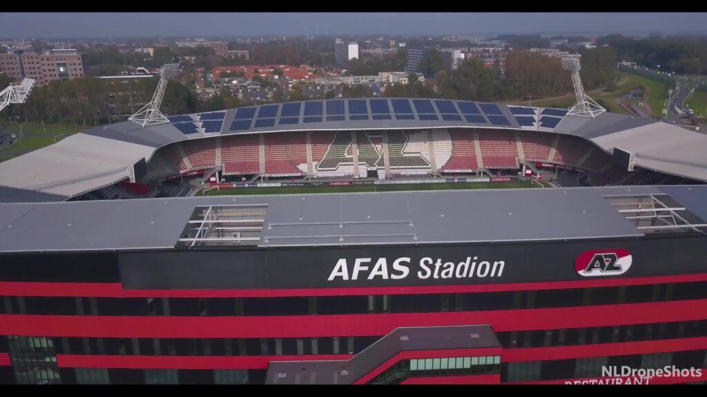 Het AFAS Stadion in Alkmaar op een eerdere luchtopname